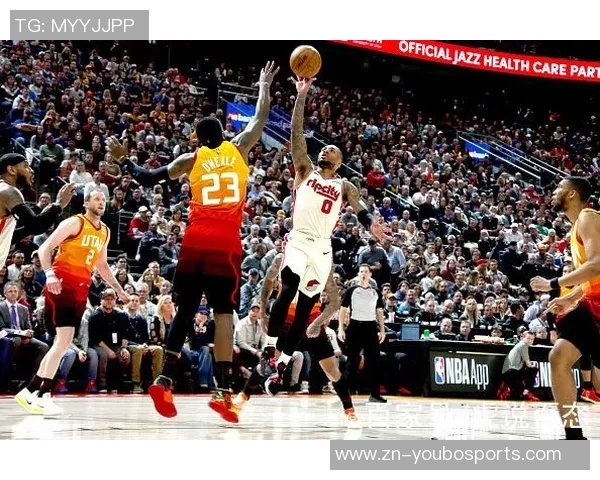 戈贝尔半场压哨补篮被判干扰球无效挑战成功引发热议