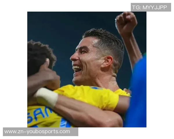 C罗梅开二度助力球队获胜并荣获上轮沙特联最佳进球奖杯