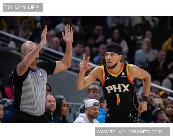 布克三分球失准却依然贡献24分4板7助1断展现全面能力 布克三分球失准却依然贡献24分4板7助1断展现全面能力