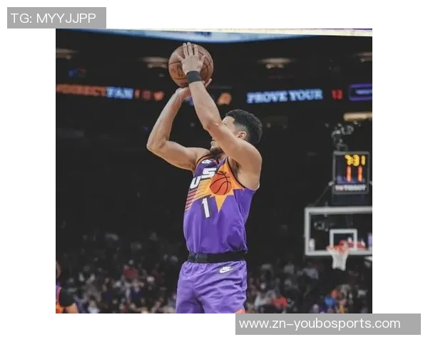 吉莱斯皮称赞布克决策果断自己专注于接球投篮半场贡献12分